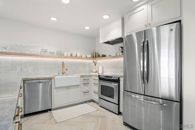 UNIT-114 - 435 S Sierra Ave, Condo with 1 bedrooms, 2 bathrooms and 2 parking in Solana Beach CA | Image 7