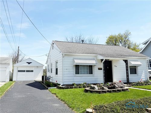 1324 N Union St, Fostoria, OH, 44830-1925 | Card Image