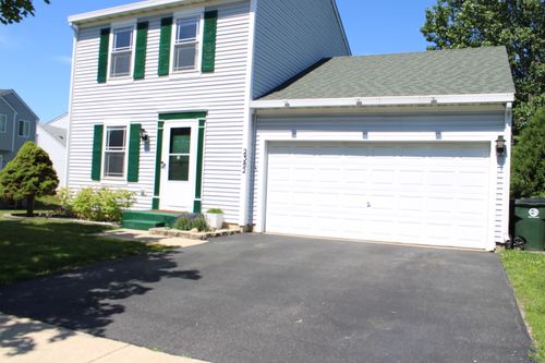 2382 N Quaker Hollow Ln, Round Lake Beach, IL, 60073-4855 | Card Image