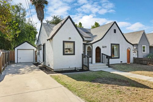 1677 Wall St, Tracy, CA, 95376-3028 | Card Image