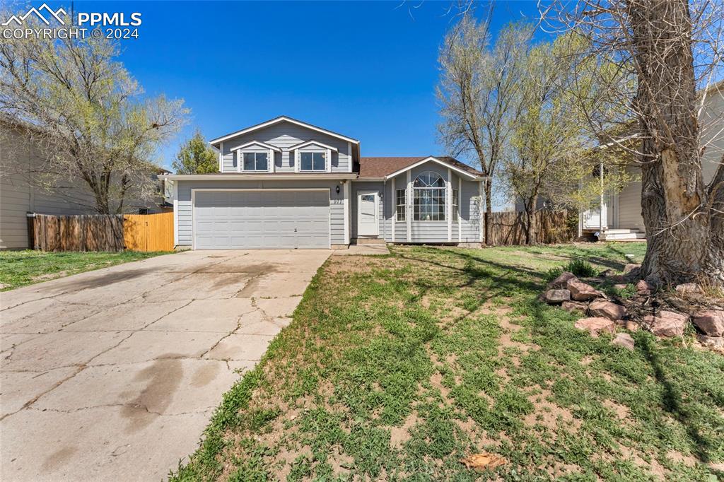 Square Dance Ln, Fountain, CO 80817
