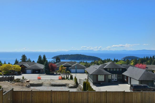 6217 Oracle Road, House other with 3 bedrooms, 2 bathrooms and null parking in Sechelt BC | Image 4