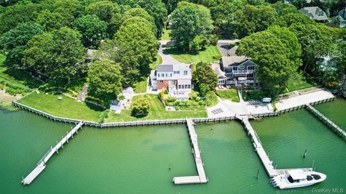 2005 Westview Dr, Mattituck, NY, 11952-2970 | Card Image