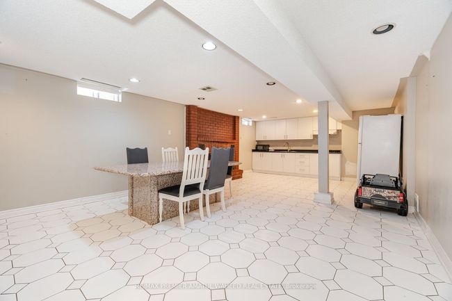 166 Killian Rd, House other with 5 bedrooms, 4 bathrooms and 2 parking in Maple ON | Image 34
