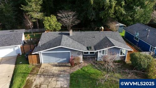 1268 Se 18th St, Toledo, OR, 97391-2105 | Card Image