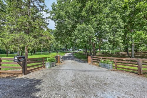 306 Quarry Rd, Mount Juliet, TN, 37122-7909 | Card Image