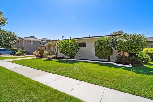 2929 N Studebaker Rd, Long Beach, CA, 90815-1632 | Card Image