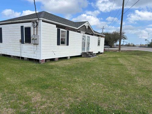 13037 E Main St, Larose, LA, 70373-2072 | Card Image
