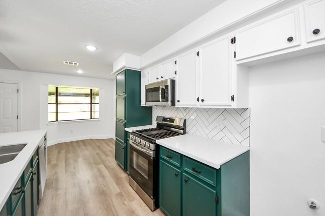 2712 Laurel Creek Way, House other with 4 bedrooms, 2 bathrooms and 2 parking in Pearland TX | Image 18