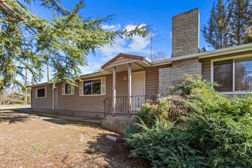 837 S Royal Avenue, Eagle Point, OR, 97524 | Card Image