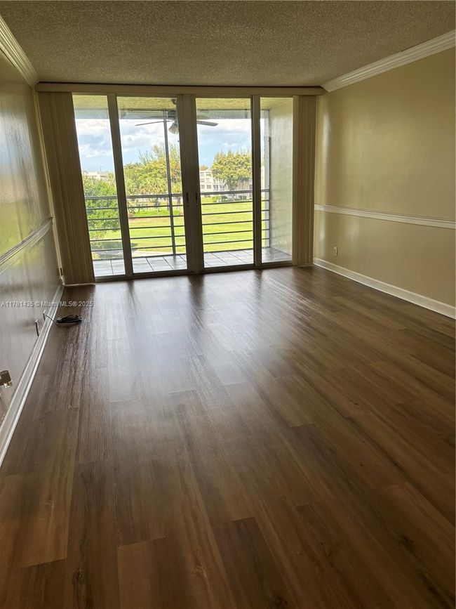 APT-402 - 9421 Evergreen Pl, Condo with 2 bedrooms, 2 bathrooms and null parking in Davie FL | Image 7