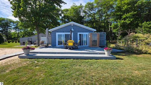3804 E Michigan Ave, Au Gres, MI, 48703-9545 | Card Image