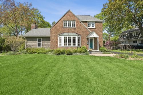 6 E Witchwood Lane, Lake Bluff, IL, 60044 | Card Image
