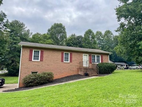 2970 Lake Dr, Morganton, NC, 28655-9545 | Card Image