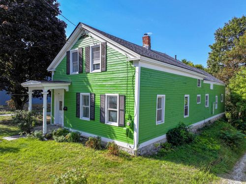 24 Grove St, Brandon, VT, 05733-1002 | Card Image