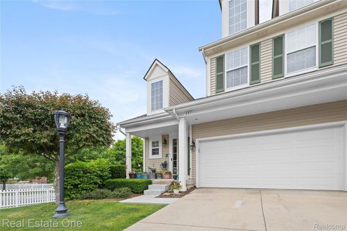 731 E Bluff Ct, Rochester Hills, MI, 48307-6080 | Card Image