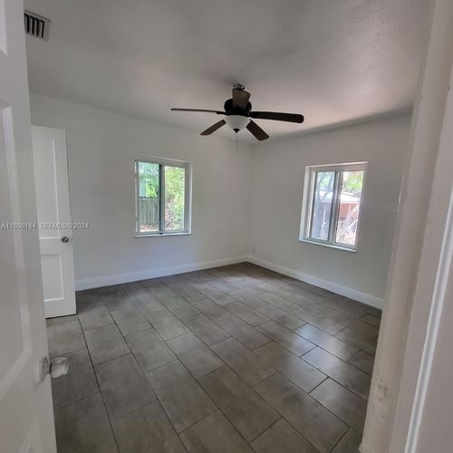 7710 Ne 1st Ct, Miami, FL, 33138-4801 | Card Image