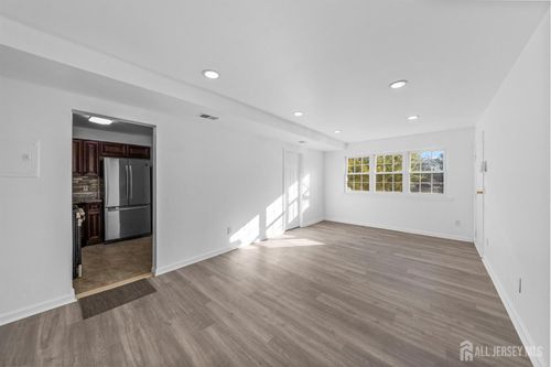 125 College Dr, Edison, NJ, 08817-5987 | Card Image