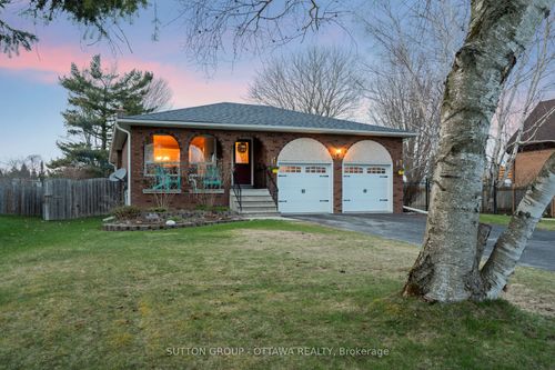 168 N Shore Rd, Grafton, ON, K0K2G0 | Card Image