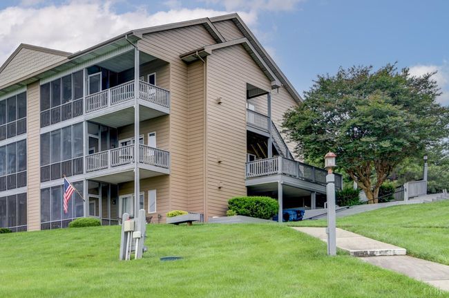 UNIT-5 - 1103 Mariners Way, Condo with 2 bedrooms, 2 bathrooms and null parking in Huddleston VA | Image 32