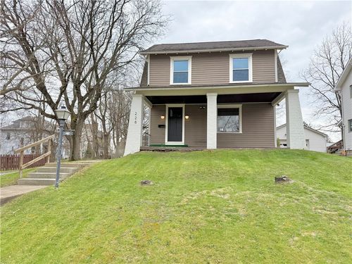 228 E Sheridan Ave, New Castle, PA, 16105-2561 | Card Image