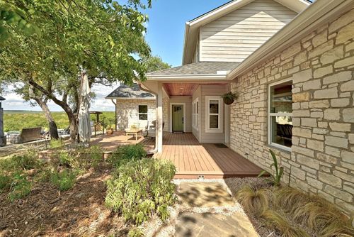 9200 Madrone Cir, Austin, TX, 78737-4432 | Card Image
