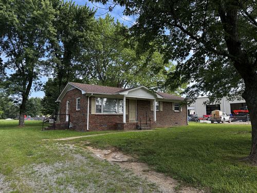 817 Irvin Ln, Loretto, TN, 38469-2371 | Card Image