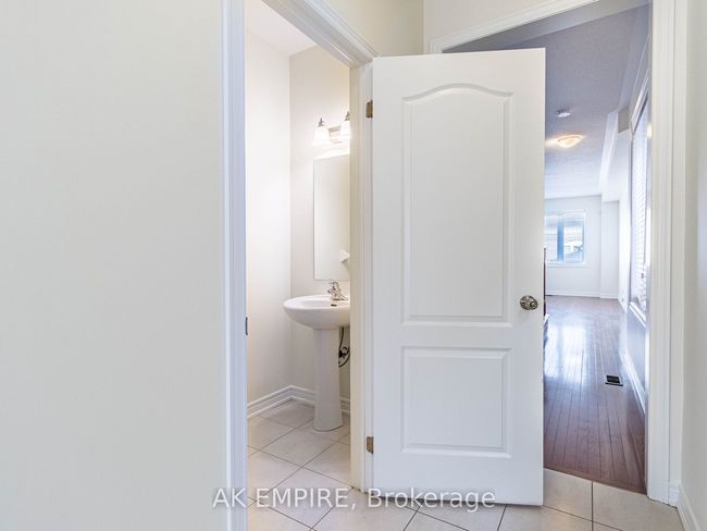 856 Miltonbrook Cres, House attached with 4 bedrooms, 3 bathrooms and 2 parking in Milton ON | Image 9