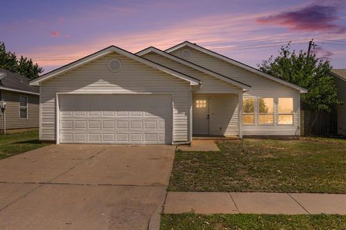 10445 Aberdeen Dr, Yukon, OK, 73099-7583 | Card Image