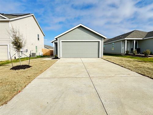 242 Kings Row Ln, Jarrell, TX, 76537-2325 | Card Image