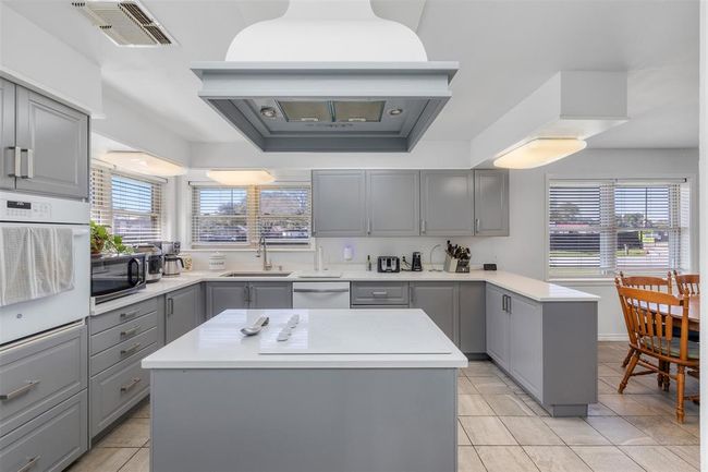 727 Partridge Ln, House other with 3 bedrooms, 3 bathrooms and 2 parking in Eagle Lake TX | Image 14