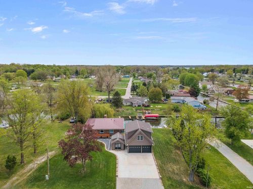 9211 E Crooked Mile Rd, Cromwell, IN, 46732-9620 | Card Image