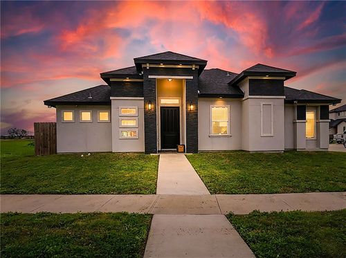 102 Prestwick Dr, Portland, TX, 78374-4409 | Card Image