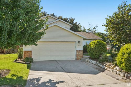 6014 Park Wood Dr, Salt Lake City, UT, 84118-6738 | Card Image