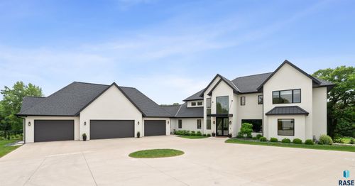 1617 S Scarlet Oak Pl, Sioux Falls, SD, 57110-7711 | Card Image