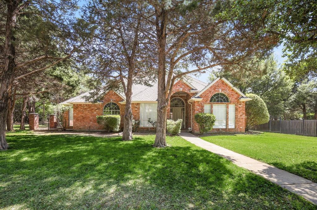 Ravenaux Dr, Southlake, TX 76092