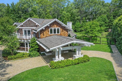 30 E Hollow Rd, East Hampton, NY, 11937-8435 | Card Image