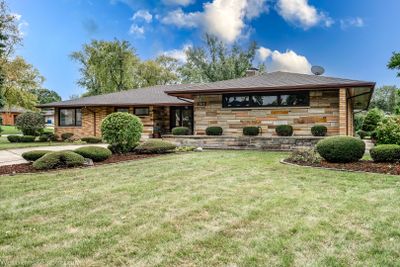 3010 38th Street, House other with 3 bedrooms, 2 bathrooms and 2 parking in Oak Brook IL | Image 2