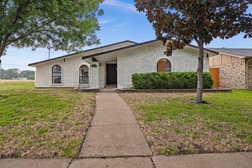 5124 Stanley Drive, The Colony, TX, 75056 | Card Image