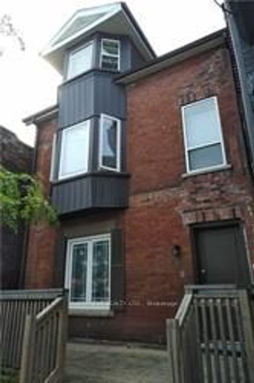 main1-2011 Dundas St W, Toronto, ON, M6R1W7 | Card Image
