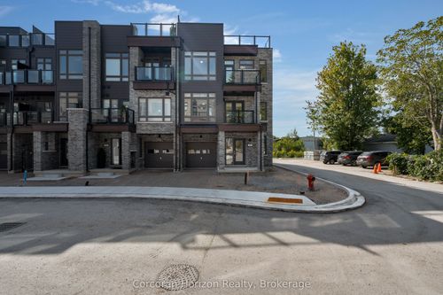51 Wyn Wood Lane, Orillia, ON, L3V8P7 | Card Image