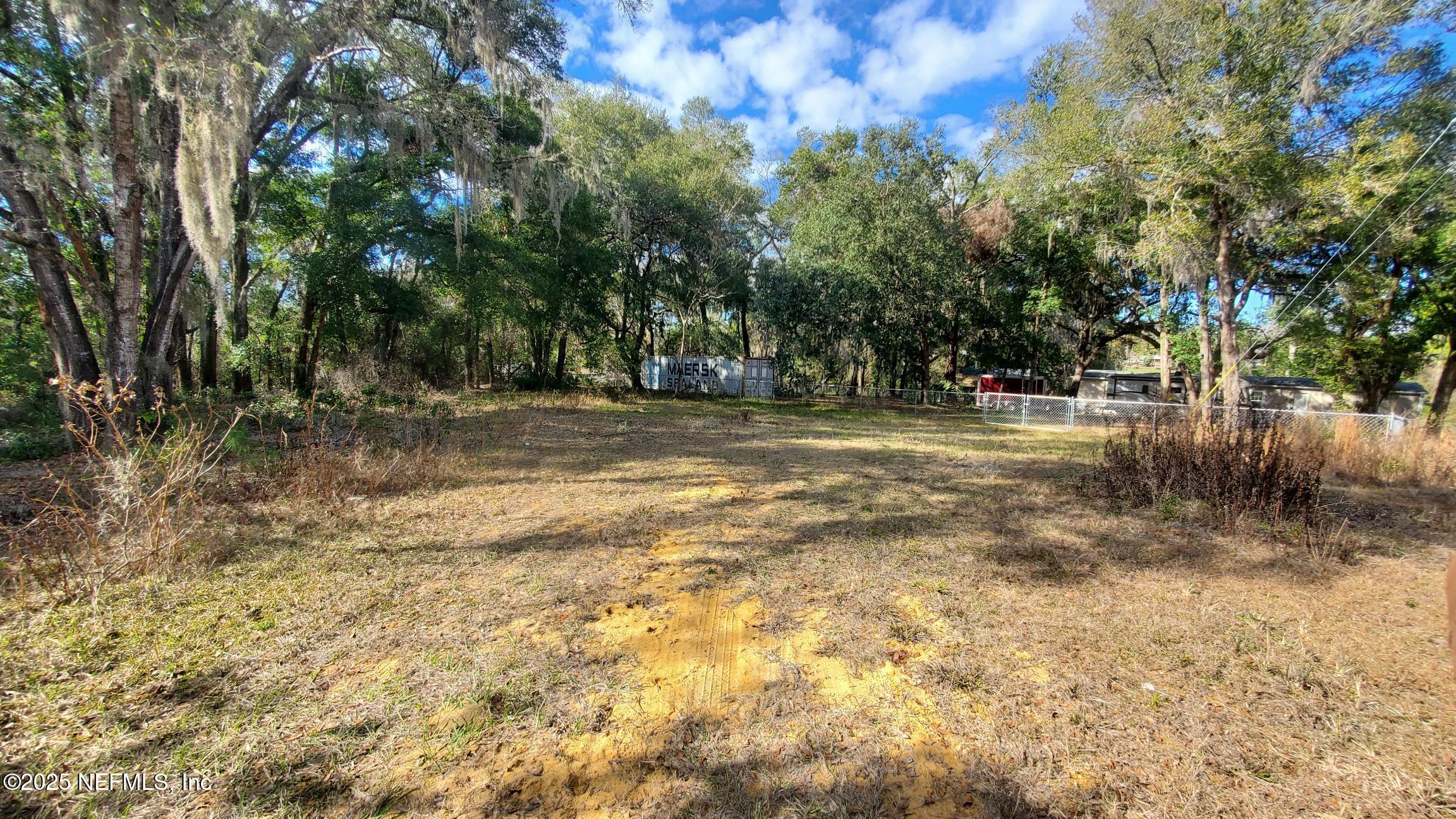 Land in Interlachen 5