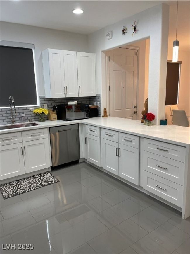 UNIT-14101 - 1525 Spiced Wine Ave, Townhouse with 3 bedrooms, 3 bathrooms and null parking in Henderson NV | Image 6