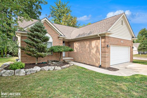 1593 Club House Ct, Pontiac, MI, 48340-1484 | Card Image