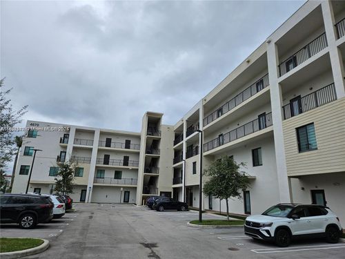 apt-13-4670 Nw 84th Ave, Doral, FL, 33166-5978 | Card Image