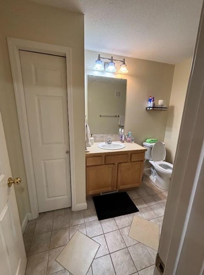 Upper Level Full Bath | Image 17
