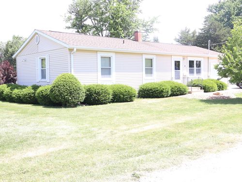 312 Dixon St, Streator, IL, 61364-3160 | Card Image