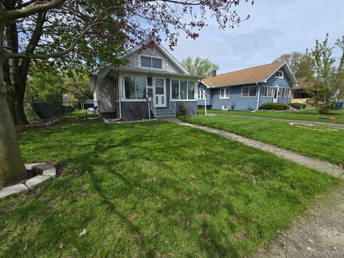 1068 La Salle Ave, Waterford, MI, 48328-3746 | Card Image