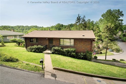 900 Scenic Drive, Charleston, WV, 25311 | Card Image