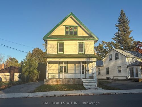 {{alt}} | Card Image